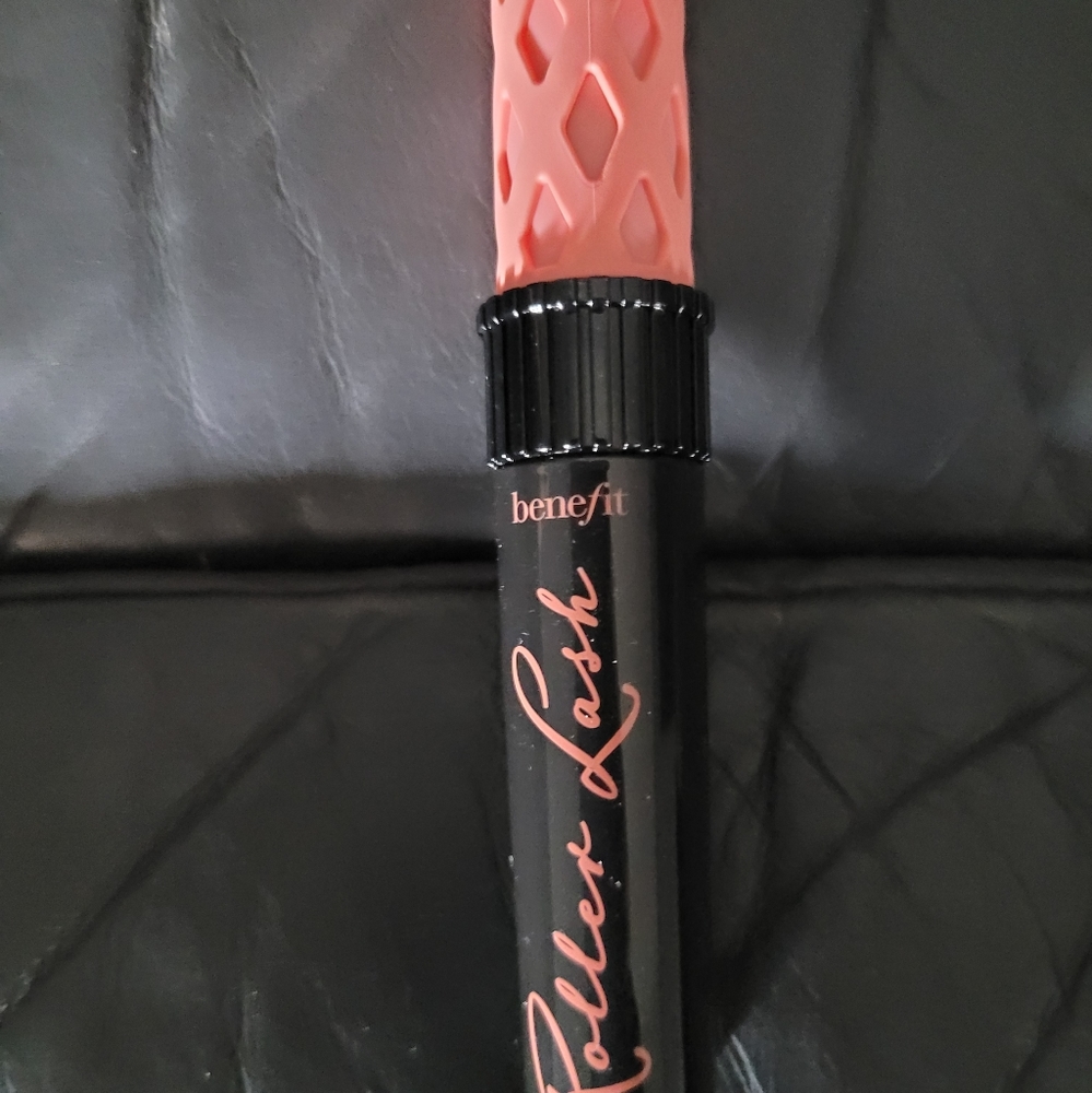 Benefit- Rollar Lash Mascara- with see through makeup bag. - Picture 3 of 3